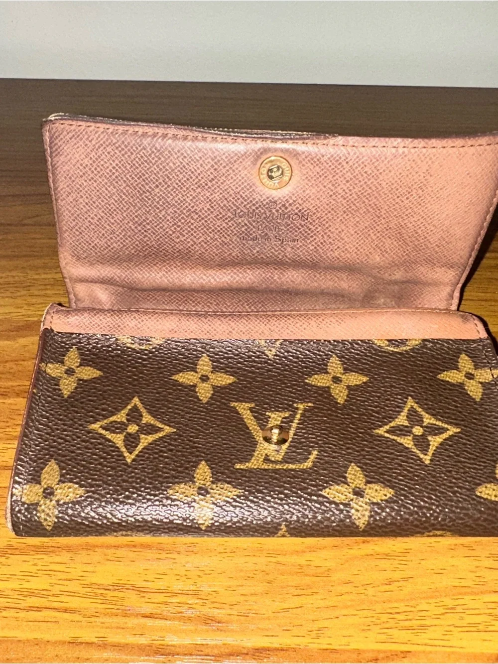 Authentic Luis Vuitton Brown Monogram Bifold Wallet